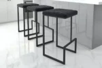 كرسي بار لون أسود بتصميم راقي