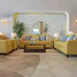 طقم كنب بتصميم مونتيريال الفاخر – تنجيد ناعم وهيكل خشبي متين – لمسة عصرية لأجواء راقية