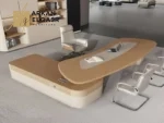مكتب مودرن بتصميم منحنِ وفاخر